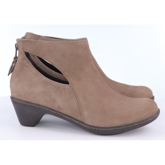 Dansko Beige Suede Side Cut Outs Bonita Back Zipper Ankle  Dansko Bonita Women\'s Cut Out Booties Boots Size EU 39 US 8.5-9 Nubuck Leather